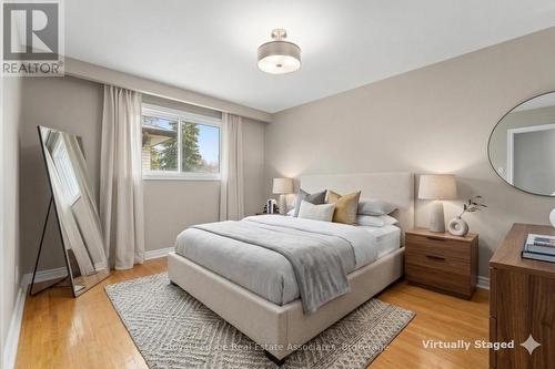 652 Eversley Drive, Mississauga, ON - Indoor Photo Showing Bedroom