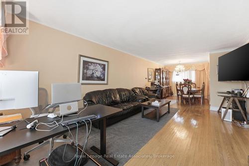 652 Eversley Drive, Mississauga, ON - Indoor Photo Showing Living Room