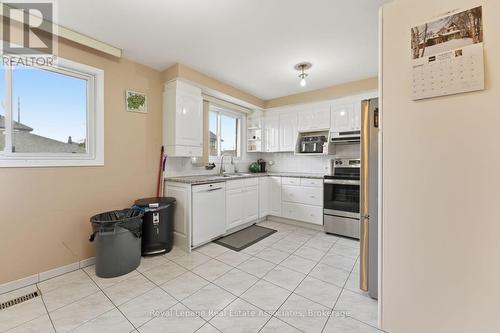 652 Eversley Drive, Mississauga, ON - Indoor Photo Showing Kitchen