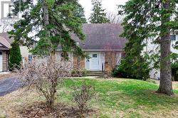 19 HILLDOWNTREE ROAD Toronto, ON M9A 2Z4