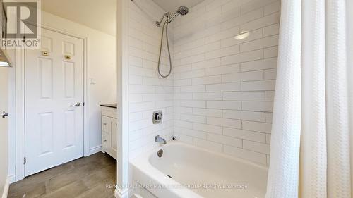 42 Devins Drive, Aurora, ON - Indoor Photo Showing Bathroom