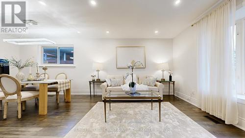 42 Devins Drive, Aurora, ON - Indoor Photo Showing Dining Room