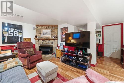 3244 Mainsail Crescent, Mississauga, ON - Indoor Photo Showing Living Room With Fireplace