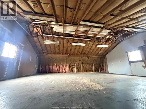 1985 Lesperance, Tecumseh, ON - Indoor
