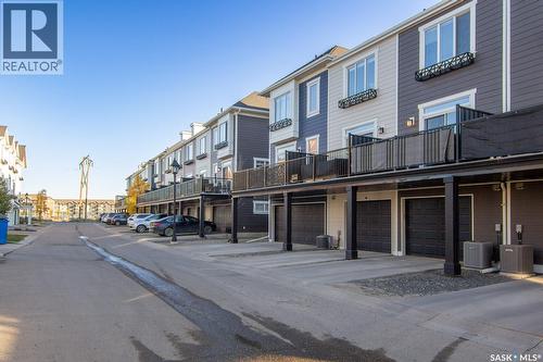 709 Meadows Boulevard, Saskatoon, SK - Outdoor