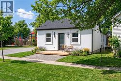 12 BAILEY Street St. Catharines, ON L2S 1J4