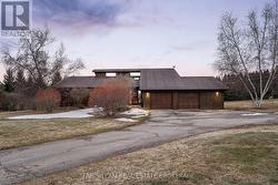 4 EARL ROWE COURT Adjala-Tosorontio, ON L9R 1V3