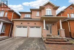 137 WOODBURY CRESCENT Newmarket, ON L3X 2S5