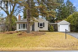 38 PARKER Avenue Ancaster, ON L9G 1A7