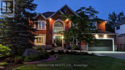 16 CHARLESWORTH COURT  Ottawa, ON K2K 3L5