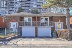 59 CHAPMAN AVENUE Toronto, ON M4B 1C6