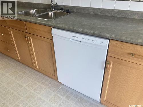 329 325 Keevil Crescent, Saskatoon, SK - Indoor Photo Showing Kitchen With Double Sink