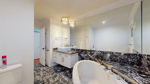 3 21St Avenue, Cranbrook, BC - Indoor Photo Showing Bathroom