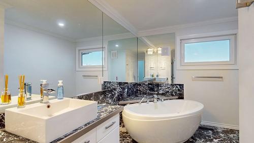 3 21St Avenue, Cranbrook, BC - Indoor Photo Showing Bathroom