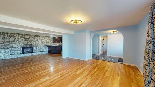 3 21St Avenue, Cranbrook, BC - Indoor With Fireplace