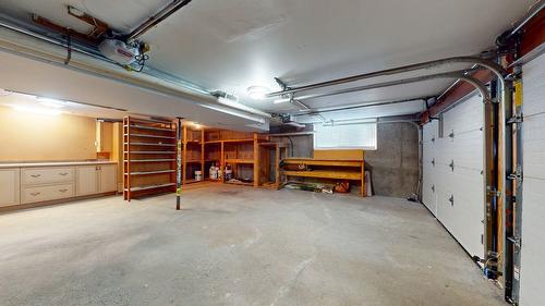 3 21St Avenue, Cranbrook, BC - Indoor Photo Showing Garage