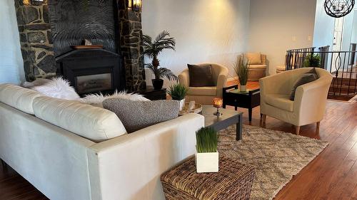 3 21St Avenue, Cranbrook, BC - Indoor Photo Showing Living Room With Fireplace