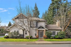 2138 Stone Gate Langford, BC V9B 6R5