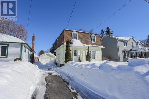 38 Riverview AVE  Sault Ste. Marie, ON P6A 3X9