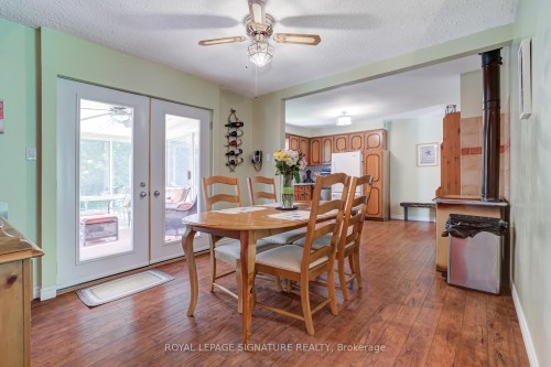 107 Nicole Boulevard, Tiny, ON - Indoor Photo Showing Dining Room