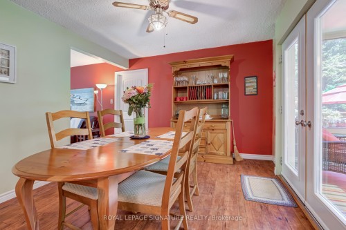 107 Nicole Boulevard, Tiny, ON - Indoor Photo Showing Dining Room