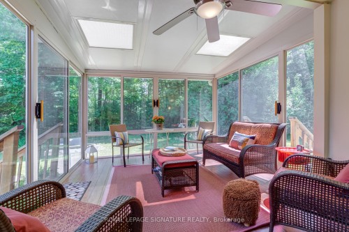 107 Nicole Boulevard, Tiny, ON - Indoor Photo Showing Living Room