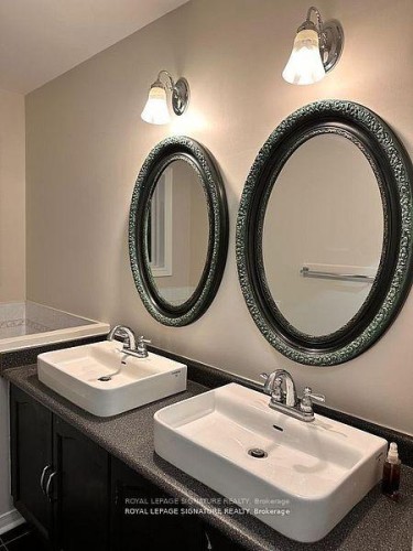 3819 Allcroft Road, Mississauga, ON - Indoor Photo Showing Bathroom