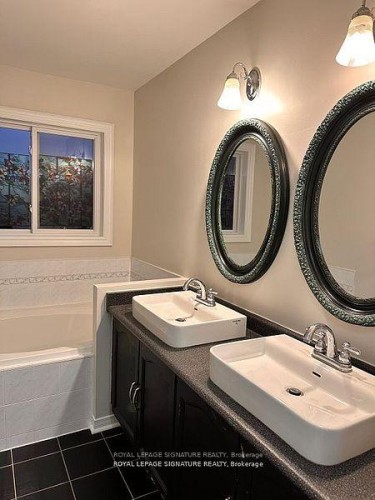 3819 Allcroft Road, Mississauga, ON - Indoor Photo Showing Bathroom