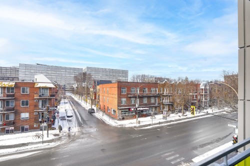 View - 308-5425 Rue St-Denis, Montréal (Le Plateau-Mont-Royal), QC - Outdoor With Balcony