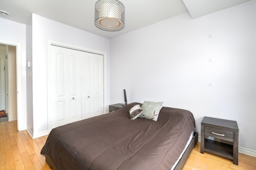 Master Bedroom - 308-5425 Rue St-Denis, Montréal (Le Plateau-Mont-Royal), QC - Indoor Photo Showing Bedroom