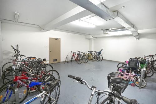 Other - 308-5425 Rue St-Denis, Montréal (Le Plateau-Mont-Royal), QC - Indoor Photo Showing Garage