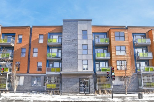 Front of Structure - 308-5425 Rue St-Denis, Montréal (Le Plateau-Mont-Royal), QC - Outdoor With Balcony With Facade