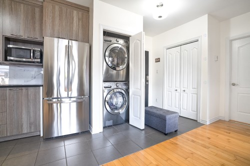 Overall view - 308-5425 Rue St-Denis, Montréal (Le Plateau-Mont-Royal), QC - Indoor Photo Showing Laundry Room
