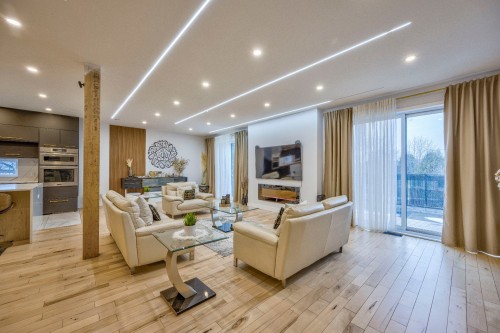 Salon - 2B Tsse Chatel, Laval (Sainte-Rose), QC - Indoor Photo Showing Living Room