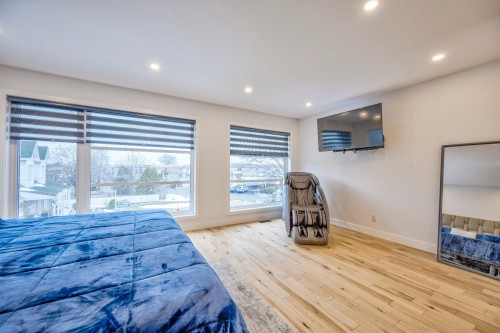 Chambre à coucher principale - 2B Tsse Chatel, Laval (Sainte-Rose), QC - Indoor Photo Showing Bedroom