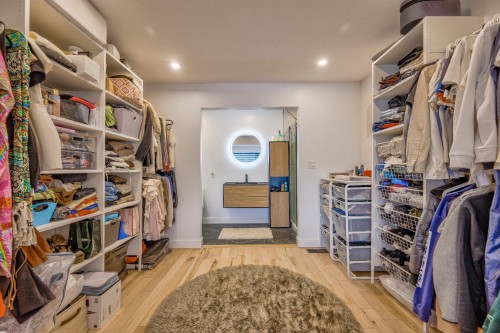 Penderie (Walk-in) - 2B Tsse Chatel, Laval (Sainte-Rose), QC - Indoor With Storage