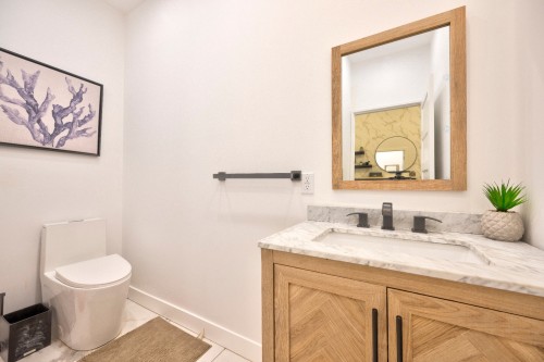 Salle d'eau - 2B Tsse Chatel, Laval (Sainte-Rose), QC - Indoor Photo Showing Bathroom