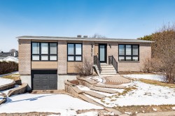 7210 Rue Marisa Brossard, QC J4Y 1J5