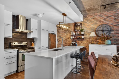 Cuisine - 109-9200 Rue Hochelaga, Montréal (Mercier/Hochelaga-Maisonneuve), QC - Indoor Photo Showing Kitchen With Upgraded Kitchen
