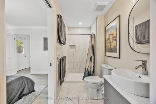 61 William Street E, Caledon, ON - Indoor Photo Showing Bathroom