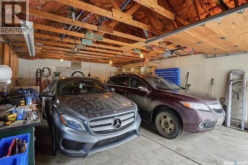 41 Red River Road, Saskatoon, SK - Indoor Photo Showing Garage