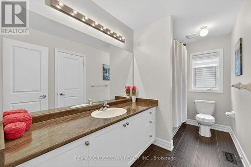 30 Hutton Crescent, Essa, ON - Indoor Photo Showing Bathroom
