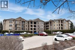 2045 APPLEBY Line Unit# 203  Burlington, ON L7L 7G9