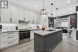 33 BOOTH STREET Bradford West Gwillimbury, ON L3Z 0A4