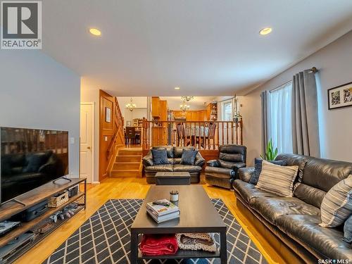 2306 Kenderdine Road, Saskatoon, SK - Indoor Photo Showing Living Room