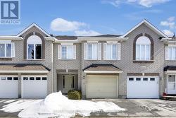 5 MAPLE PARK PRIVATE  Ottawa, ON K1T 4A6
