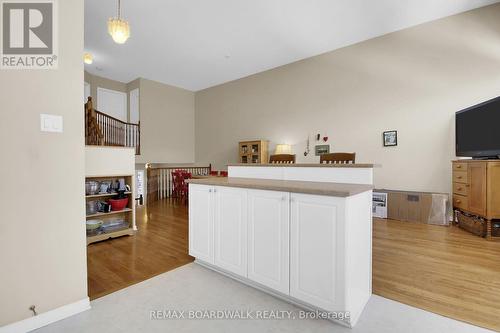 5 Maple Park Private, Ottawa, ON - Indoor Photo Showing Other Room
