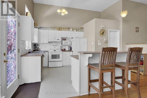 5 Maple Park Private, Ottawa, ON - Indoor Photo Showing Kitchen