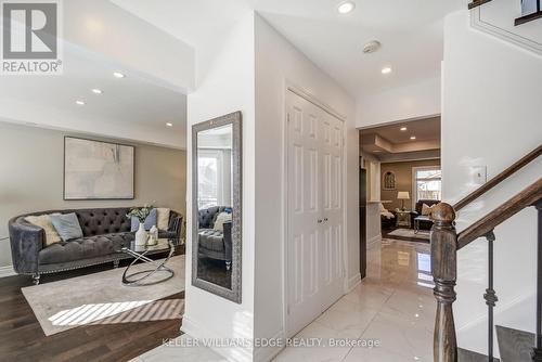 18 Desantis Court, Hamilton, ON - Indoor