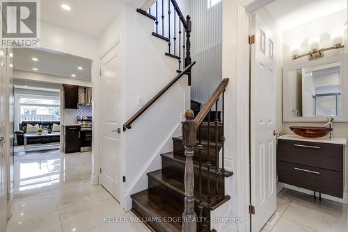 18 Desantis Court, Hamilton, ON - Indoor Photo Showing Other Room